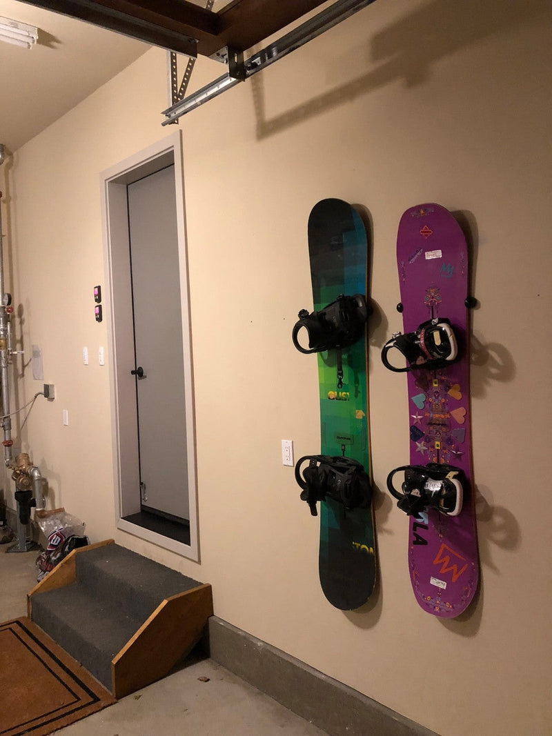 The Cinch Snowboard Display | Floating Rack | 1 Board